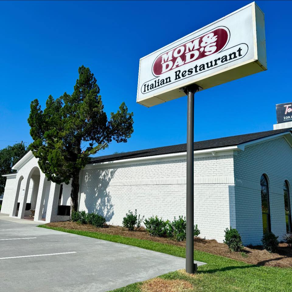 Mom Dads Italian Restaurant